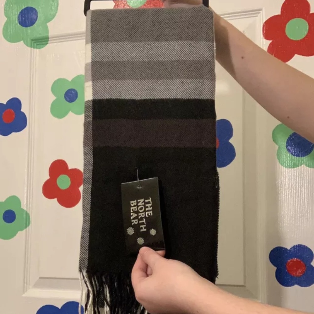 The North Bear Scarf
